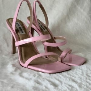 Steve Madden Women's Gracey Sandals in pink patent leather Size 8. (WORN ONCE)